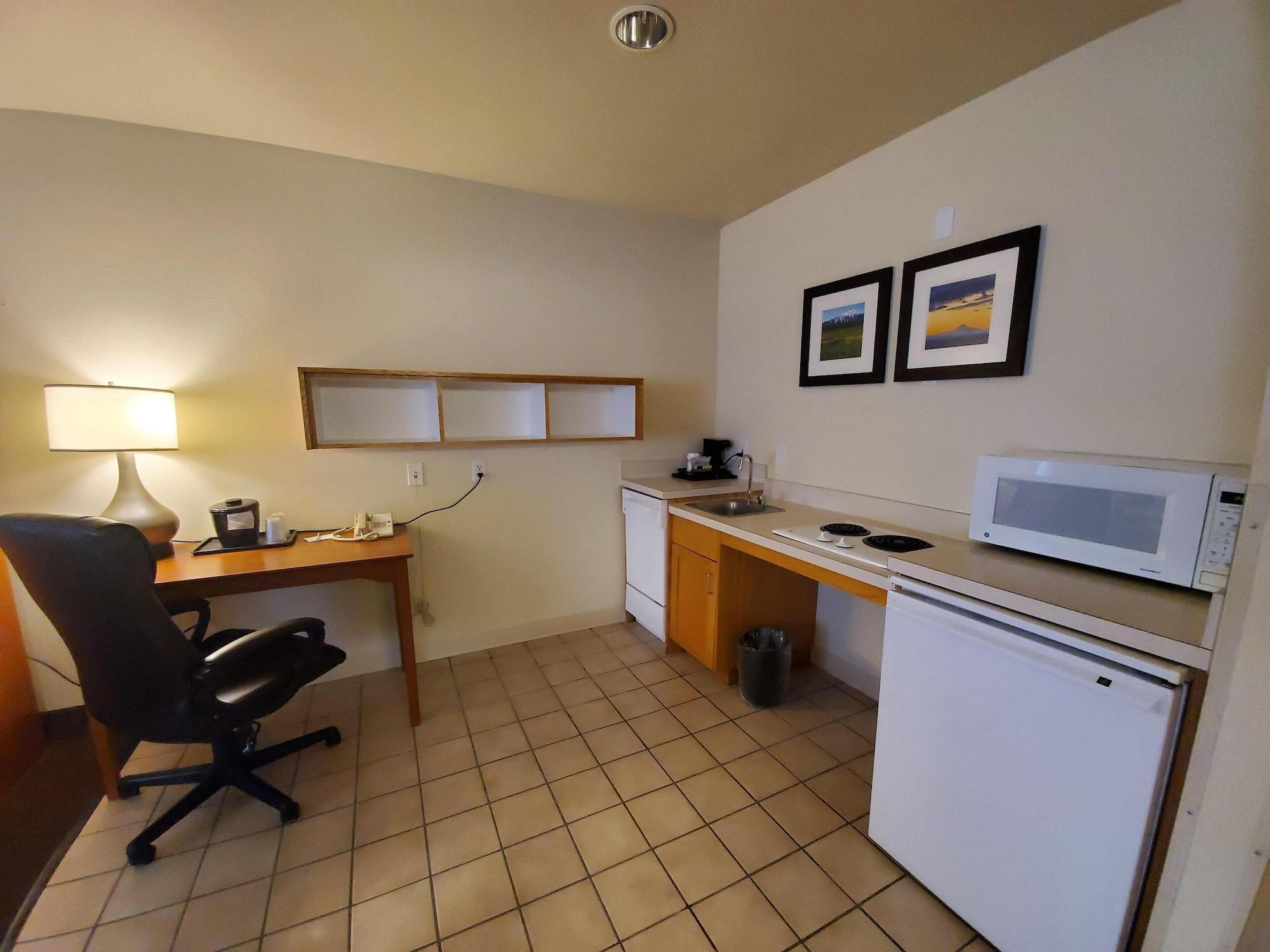 Country & By Radisson, Bend, Or Bend