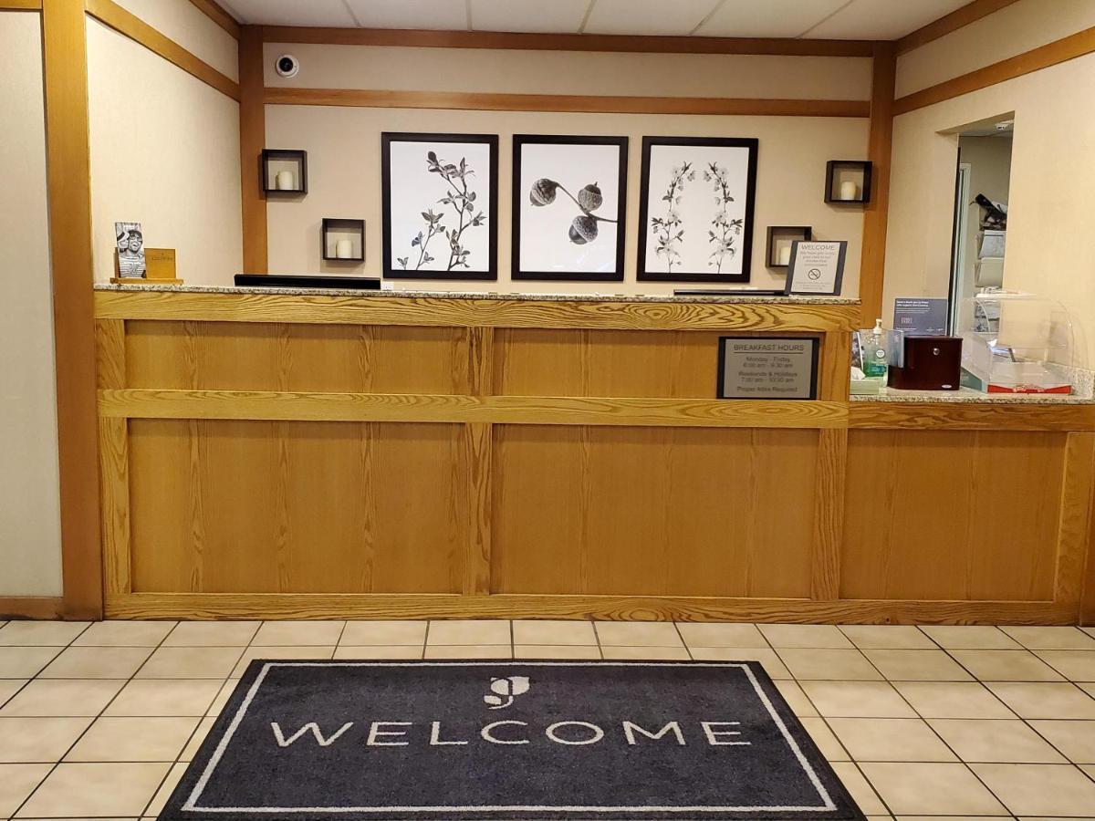Country & By Radisson, Bend, Or Hotel 2*