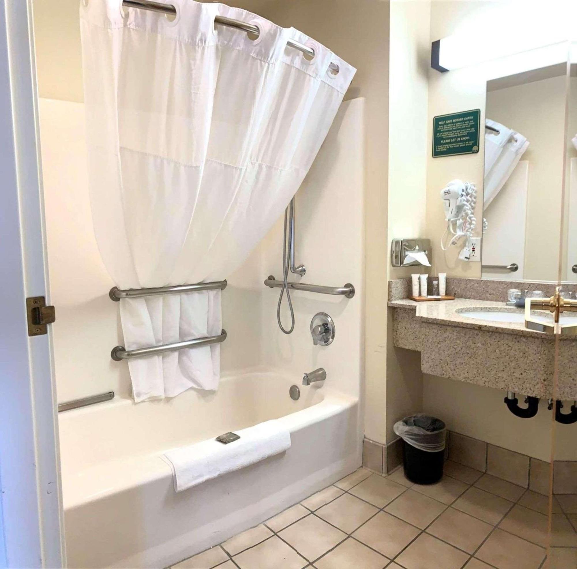 Country & By Radisson, Bend, Or Hotel Bend
