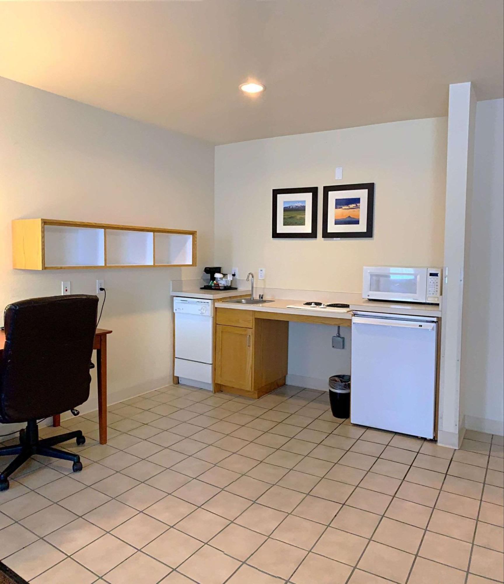 Country & By Radisson, Bend, Or 2*