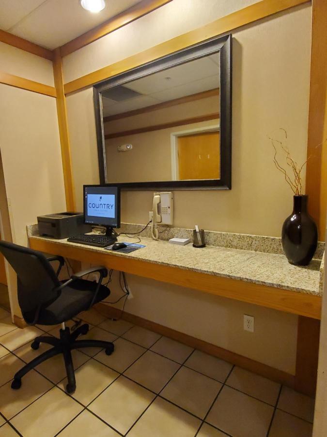 Country & By Radisson, Bend, Or