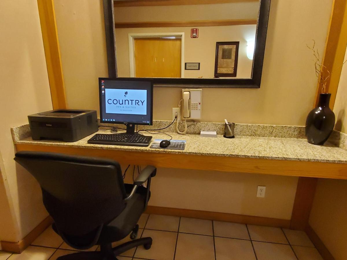 Country & By Radisson, Bend, Or Bend