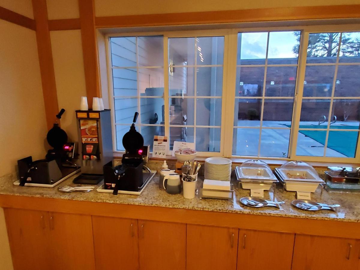 Hotel Country & By Radisson, Bend, Or Bend