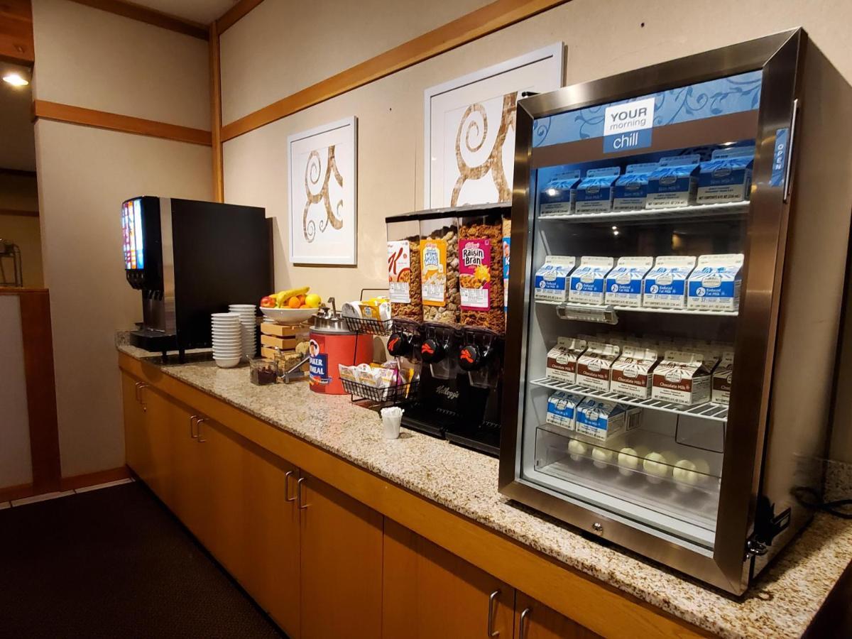 Country & By Radisson, Bend, Or Bend